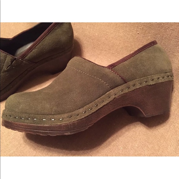 dockers slip on shoes womens